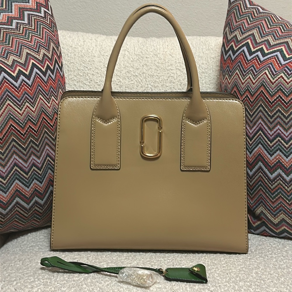 Marc Jacob’s BIG SHOT! Brand new!!!